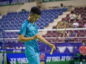 Đăng goes on at Asian championship, Linh stopped