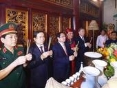 Vietnamese nationwide pay tribute to national ancestors