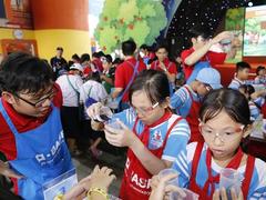 BASF helps children learn chemistry through fun experiments