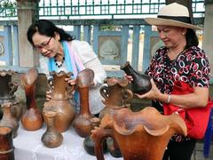Ninh Thuận to apply for UNESCO status for Chăm pottery