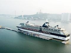 Better seaports and services key to cruise tourism in VN