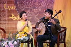 Singer Tân Nhàn releases free album to promote traditional music