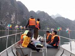 Thái youth promote Sơn La tourism
