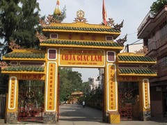 A visit to the oldest pagoda in HCM City