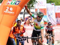 Tâm takes lead in HCM City cycling event