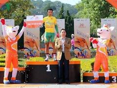 Tâm wins stages and yellow jersey in HCM City cycling event