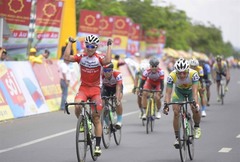 Bình wins first stage of Bình Dương cycling event