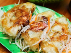 Specialty of Nha Trang: Squid Pancake