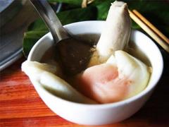 Hot steamed rice rolls, a must try in Cao Bằng