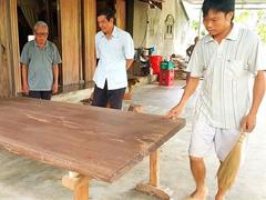 Feudal king’s wooden bed discovered