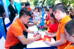 Man United greets fans in Hà Nội