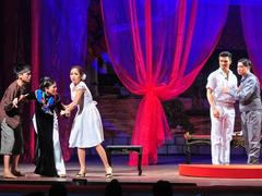 HCM City theatres stage new shows for Tết