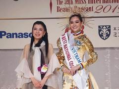Miss Vietnam wins best national costume in Miss International 2019