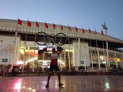 Thai fan cycles 1,400km to Việt Nam to support his team