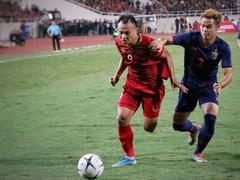Việt Nam battle to goalless draw with Thailand