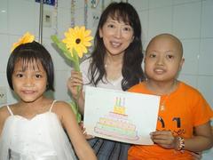 Japanese woman cares for children cancer patients in Huế