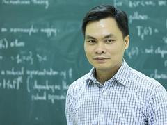 Professor Sĩ Đức Quang proves if you're old enough, you're good enough