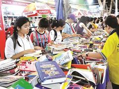 Christmas book fair opens in HCM City