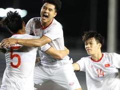 Việt Nam leave it late against Singapore