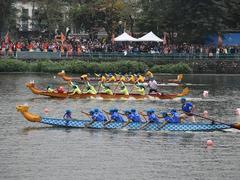 Hà Nội dragon boat race kicks off spring