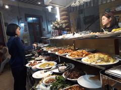 Thanh Phúc Restaurant offers good and cheap vegetarian buffet