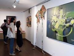 Bridge paintings exhibition opens in Đà Nẵng