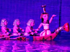 Egyptian artists perform Vietnamese water puppetry