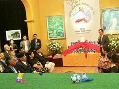 Nepal PM releases book on peace and Buddhism during Hà Nội visit