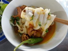 Handmade mỳ Quảng noodles keep Phú Chiêm going strong