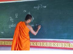 Khmer monks open summer class