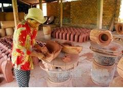 150-year-old pottery village still uses traditional methods