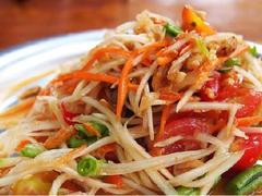 Mixed papaya salad a must-try in An Giang