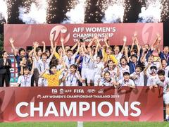 PM Phúc congratulates Việt Nam women's football team
