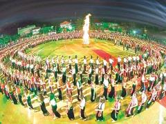 5,000 people to perform xòe dance