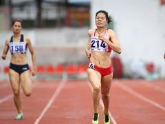 Huyền wins gold at national athletics champs