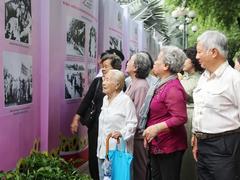 Photo exhibit celebrates 90th anniversary of Việt Nam Central Women’s Union