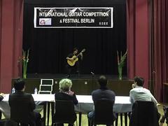 Vietnamese contestant wins special prize at the international guitar competition