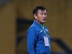 Coach Hùng takes job at Bình Dương after leaving Quảng Ninh