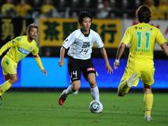 HCM City sign midfielder Seo Yong-duk