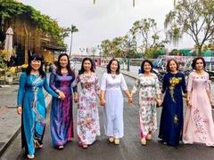 Women encouraged to wear áo dài for week-long cultural event