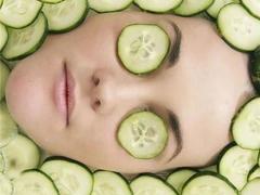 Simple ways to nurture face skin during isolation with cucumber