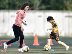 Former top striker Ngọc Châm still living her passion