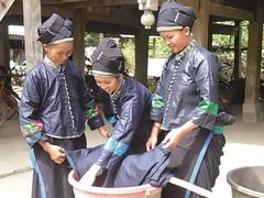 Indigo clothes - a part of Nùng culture