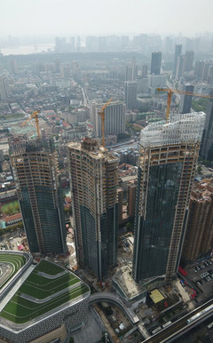Hang Lung Celebrates Construction Milestone with Heartland Residences in Wuhan Topped Out