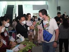 Việt Nam receives international visitors with “vaccine passports”