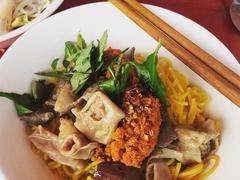 Bún nghệ xào lòng, a unique dish of Huế
