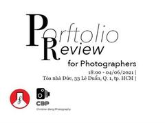 Deutsches Haus holds portfolio review session for photographers
