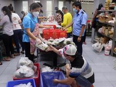 Charity feeds medical workers and patients in Kiên Giang