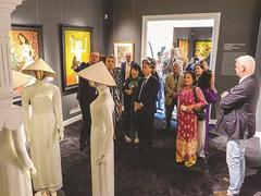 Painting exhibition about Việt Nam opens in the Netherlands