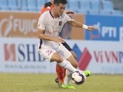 Tiến Linh reaches milestone of 50 goals for Bình Dương